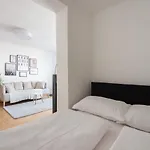 Modern, Bright Studio -Close To The Center In A Quiet Area