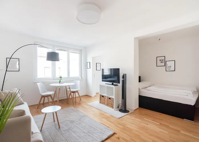 Modern, Bright Studio -Close To The Center In A Quiet Area