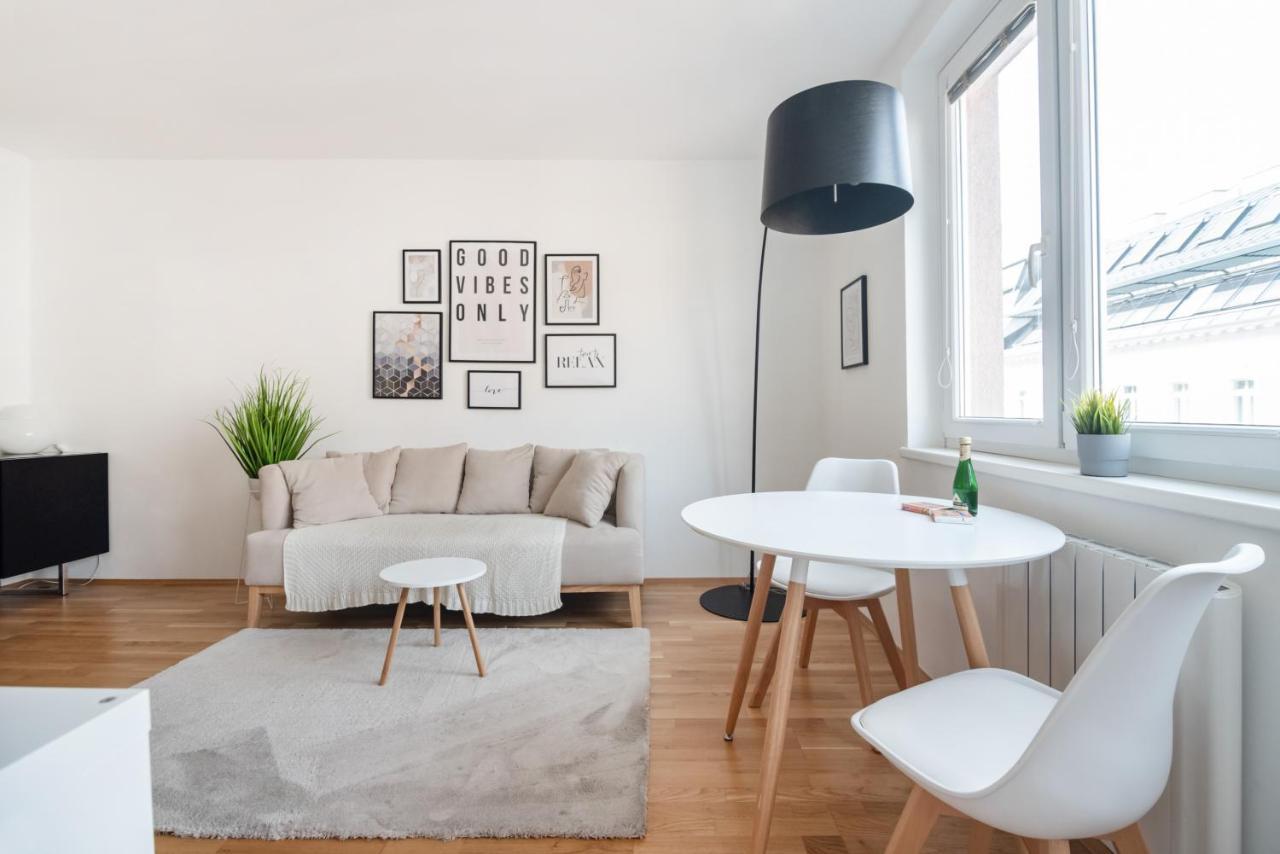 Apartment Modern, Bright -close To The Center In A Quiet Area