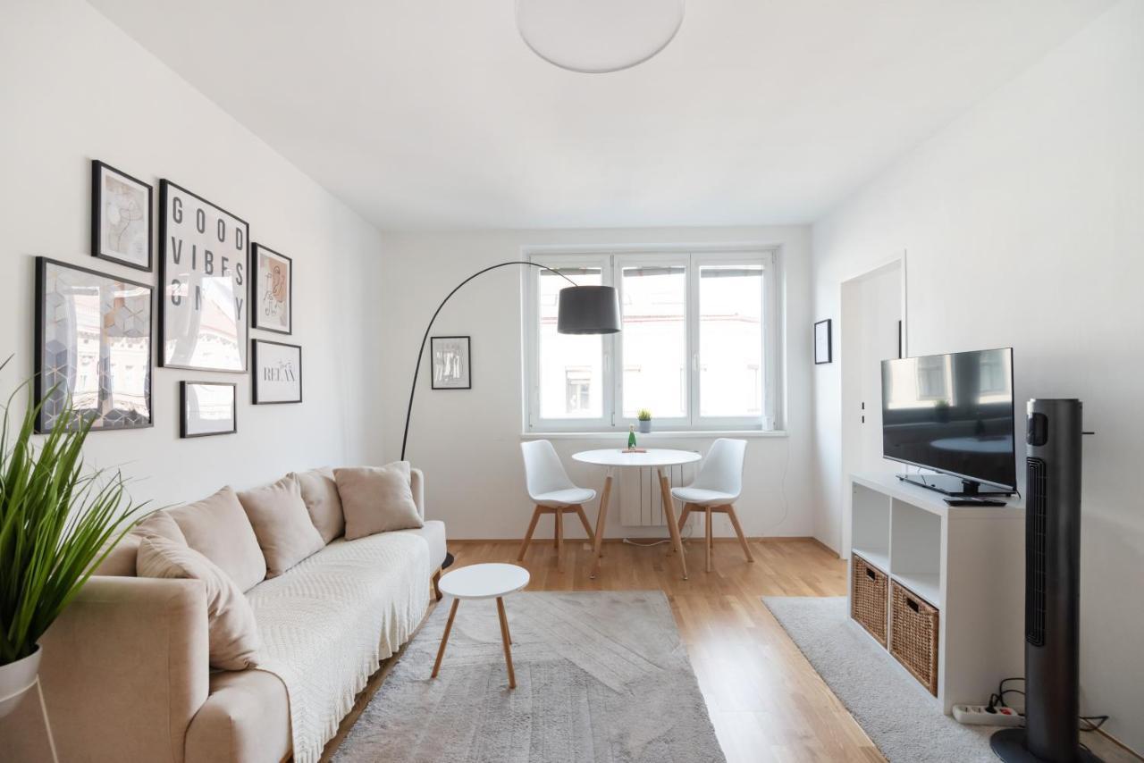 Modern, Bright -close To The Center In A Quiet Area Wien