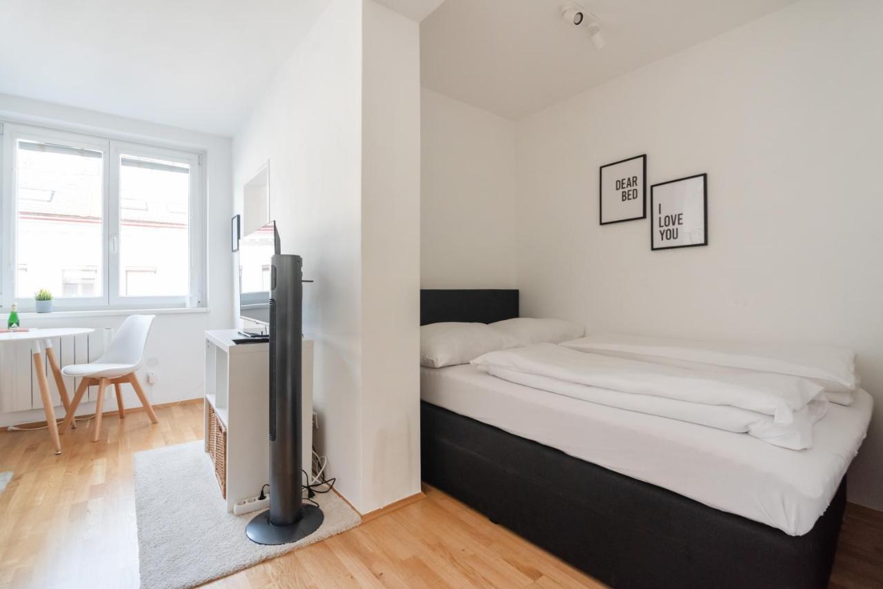 Modern, Bright -close To The Center In A Quiet Area Apartment *
