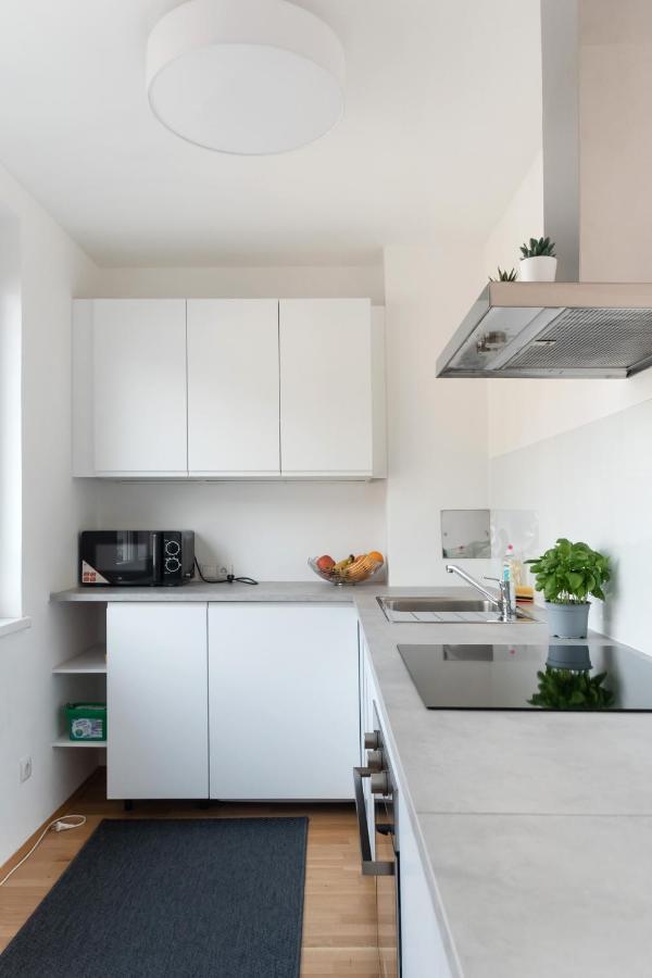 Modern, Bright -close To The Center In A Quiet Area * Wien