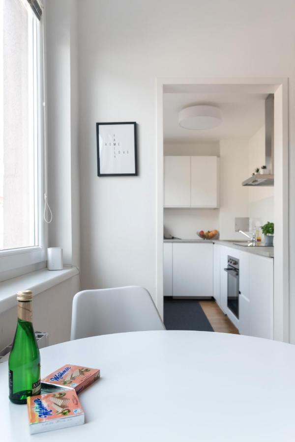 Modern, Bright -close To The Center In A Quiet Area Apartment *