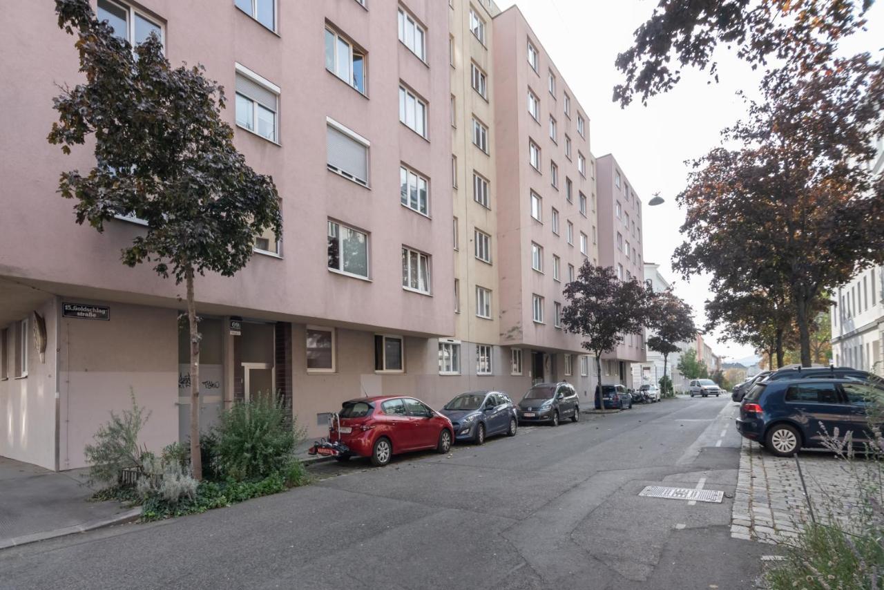 Modern, Bright -close To The Center In A Quiet Area Apartment *